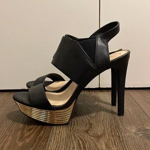 Jessica Simpson Black and Gold Heels Size 8